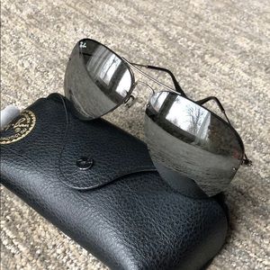 Black mirrored Ray-Ban sunglasses